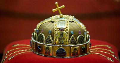 Magyar koronázási érmék és  „Szent István koronája” Kolozsváron